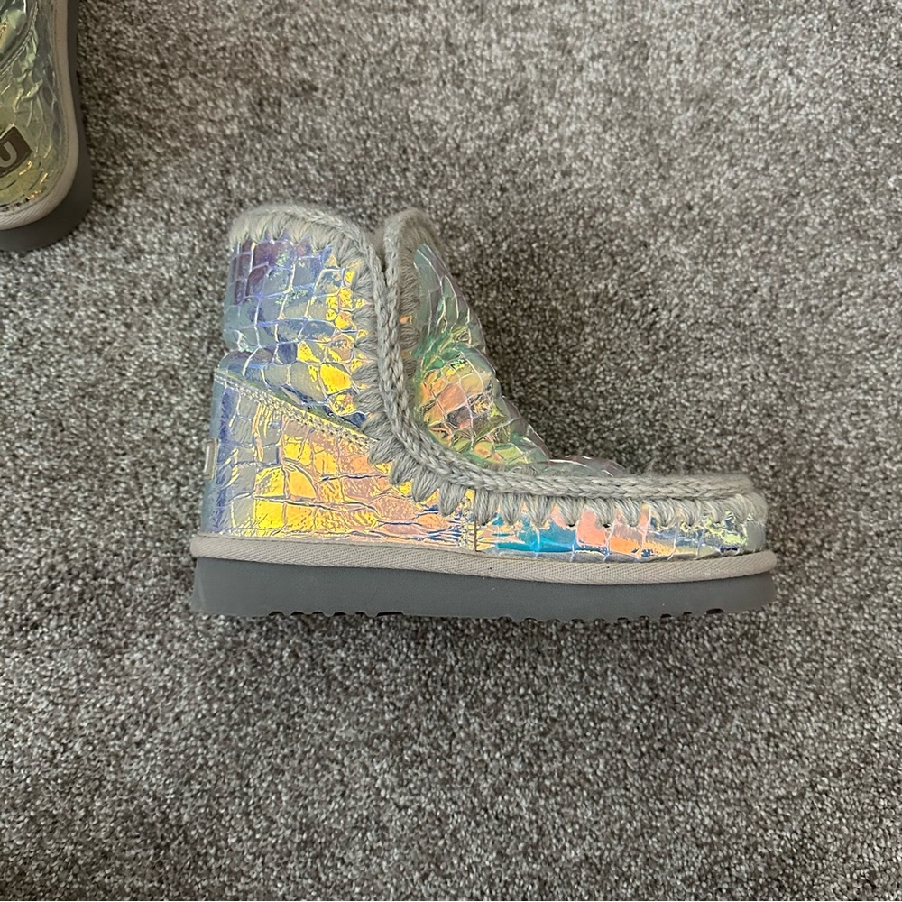 Mou Eskimo Iridescent Leather Shearling Lined Boots - Picture 8 of 12